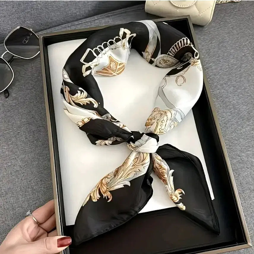 [BUNJANG] Silk Scarf Black and White Pattern / 실크 스카프 블랙/화이트 패턴 스카프