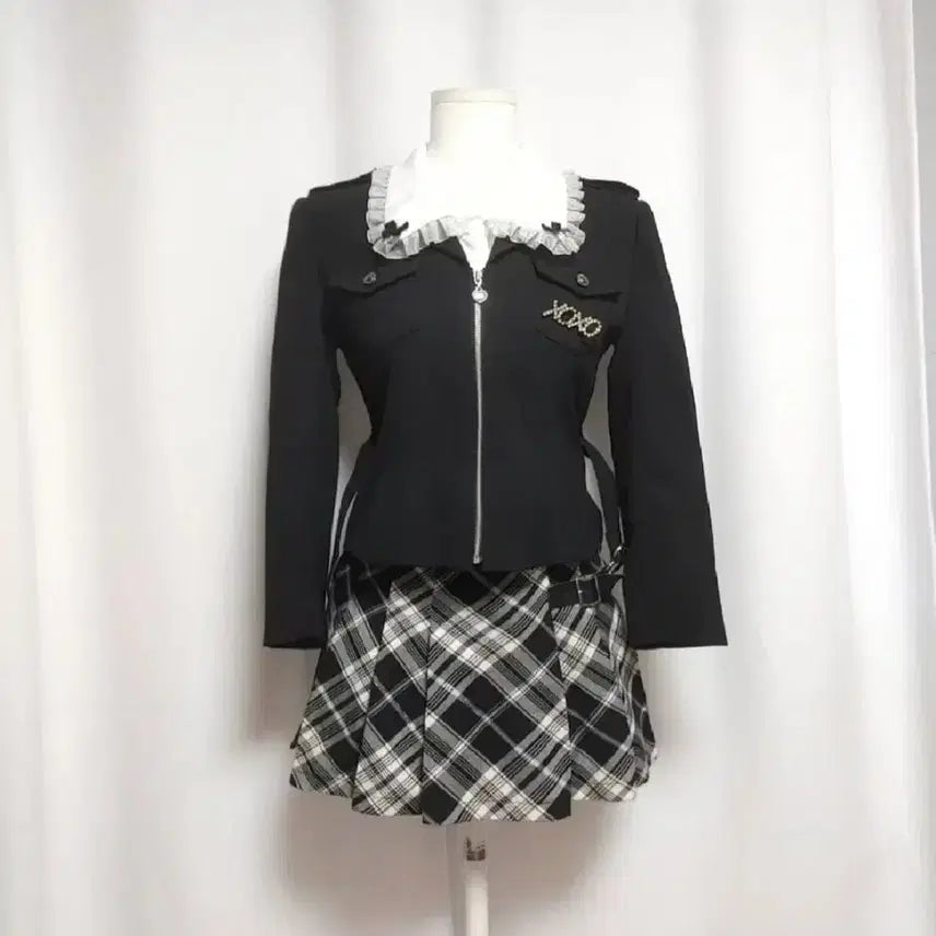 [BUNJANG] Vintage Y2K Jacket with Brooch and Belt / 빈티지 자켓 y2k