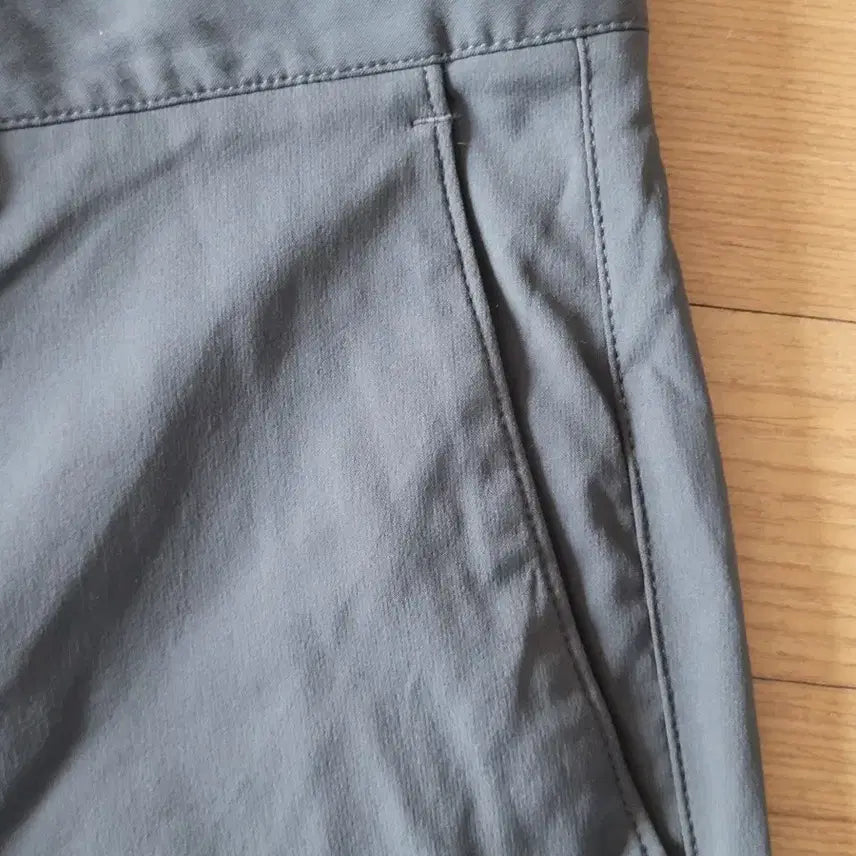 [BUNJANG] Theory Dark Gray Polyimide Trousers / 띠어리 바지