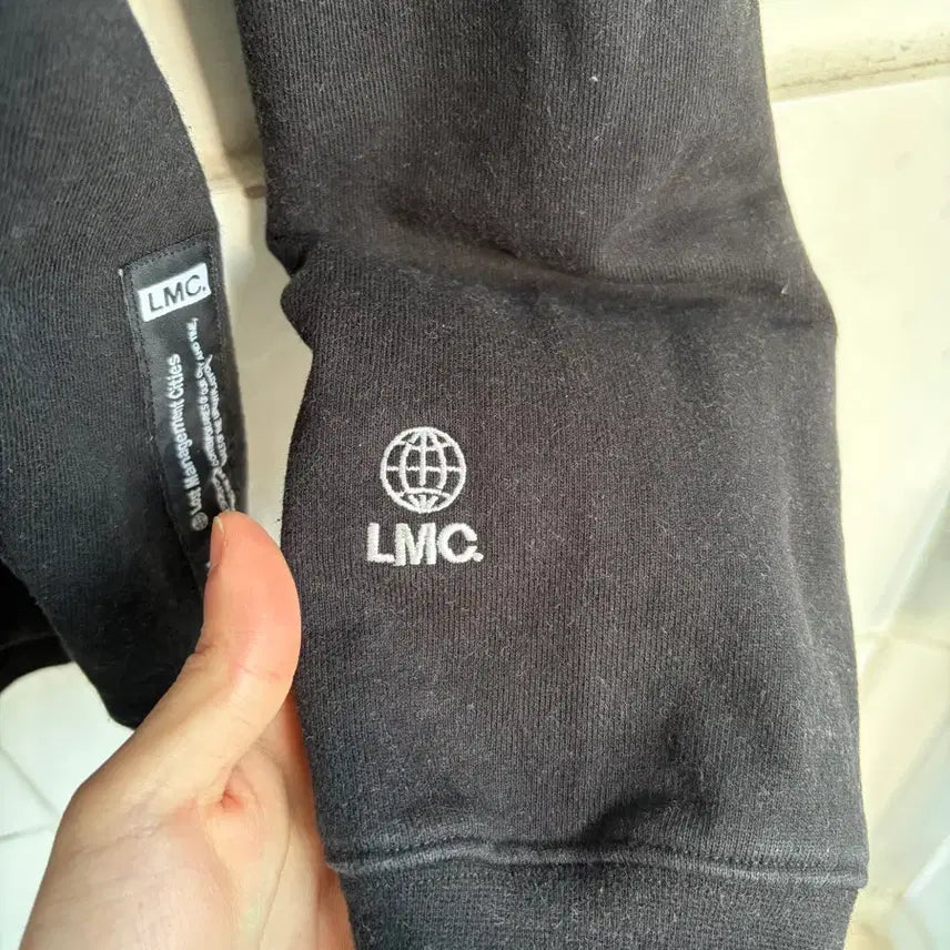 [BUNJANG] LMC LOST Logo Black Sweatshirt / LMC 블랙 LOST 로고 맨투맨 M