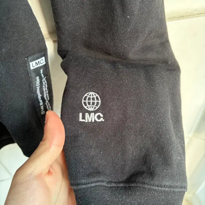 [BUNJANG] LMC LOST Logo Black Sweatshirt / LMC 블랙 LOST 로고 맨투맨 M