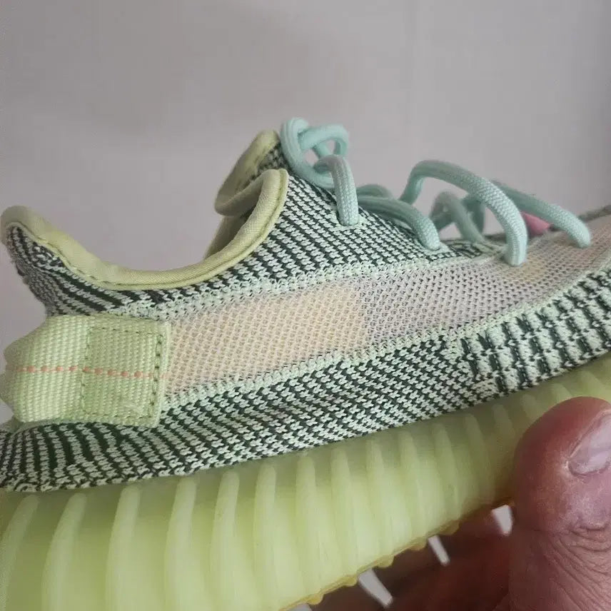 [SOLD OUT] 아디다스 이지부스트 350 V2 이즈릴 265mm