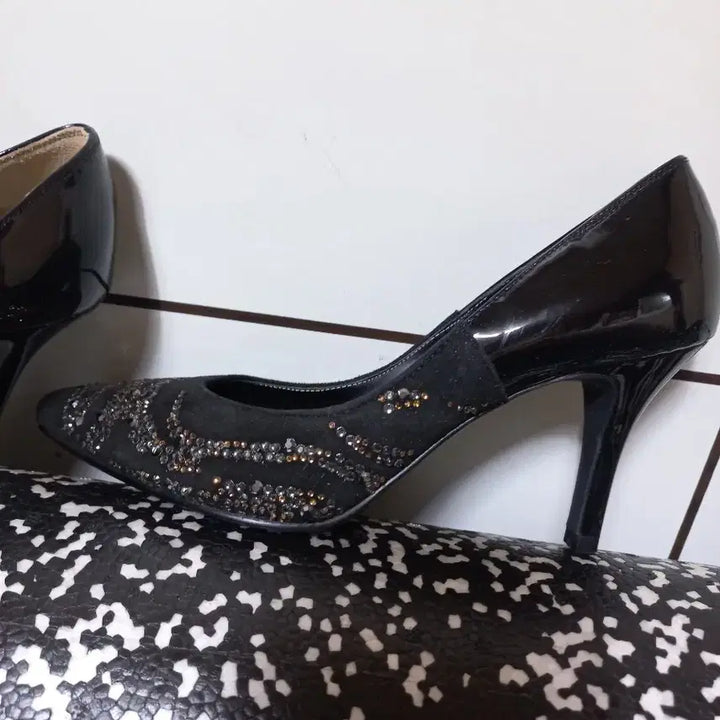 [BUNJANG] Black Suede/Enamel Cubic Embellished Women&