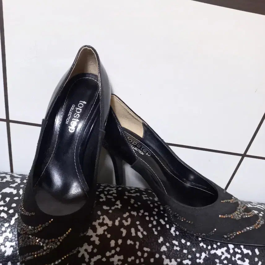 [BUNJANG] Black Suede/Enamel Cubic Embellished Women&