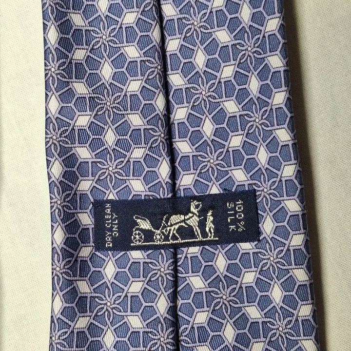 [BUNJANG] Hermès Blue Gray Hexagonal Diamond Pattern Silk Tie / 에르메스 블루그레이 육각격자 다이아패턴 실크 넥타이
