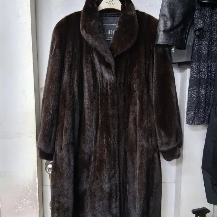 [BUNJANG] Jindo Fur Black Grama Natural Mink Coat / 진도모피 블랙 그라마 천연밍크 코트 77 (95)