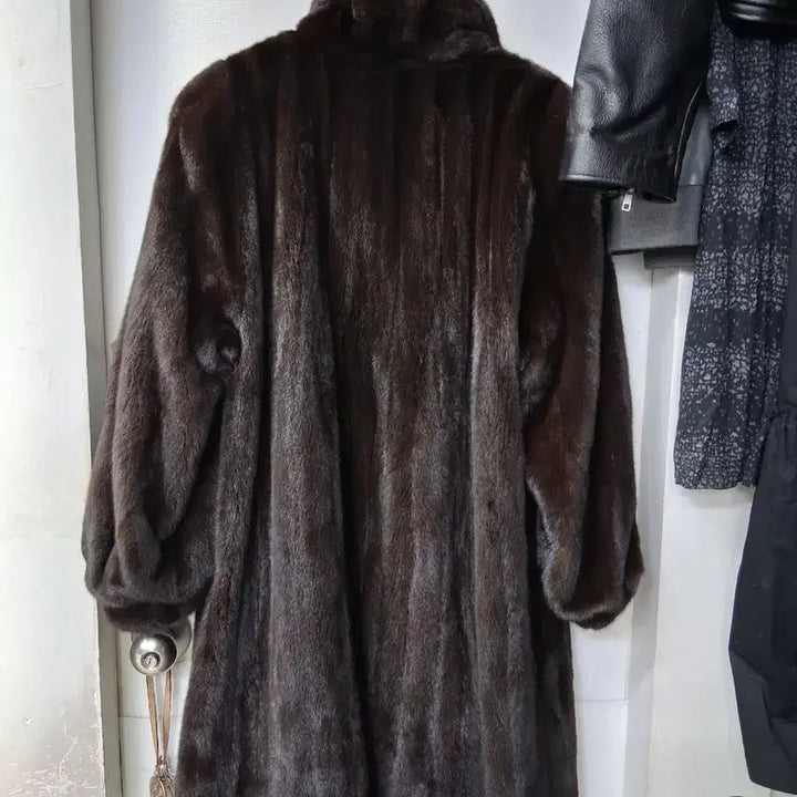 [BUNJANG] Jindo Fur Black Grama Natural Mink Coat / 진도모피 블랙 그라마 천연밍크 코트 77 (95)