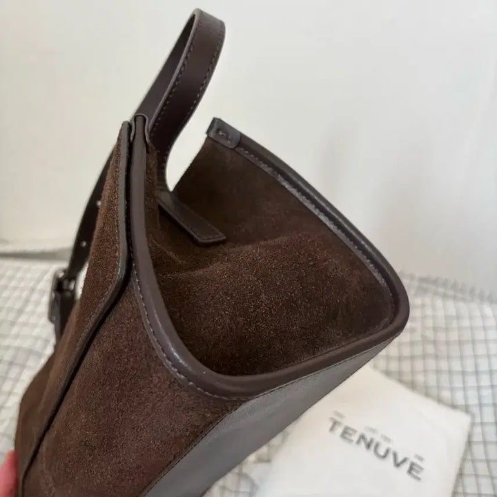 [BUNJANG] Tenue de Nîmes Espresso Baguette Bag / 테누브 바게트백 에스프레소