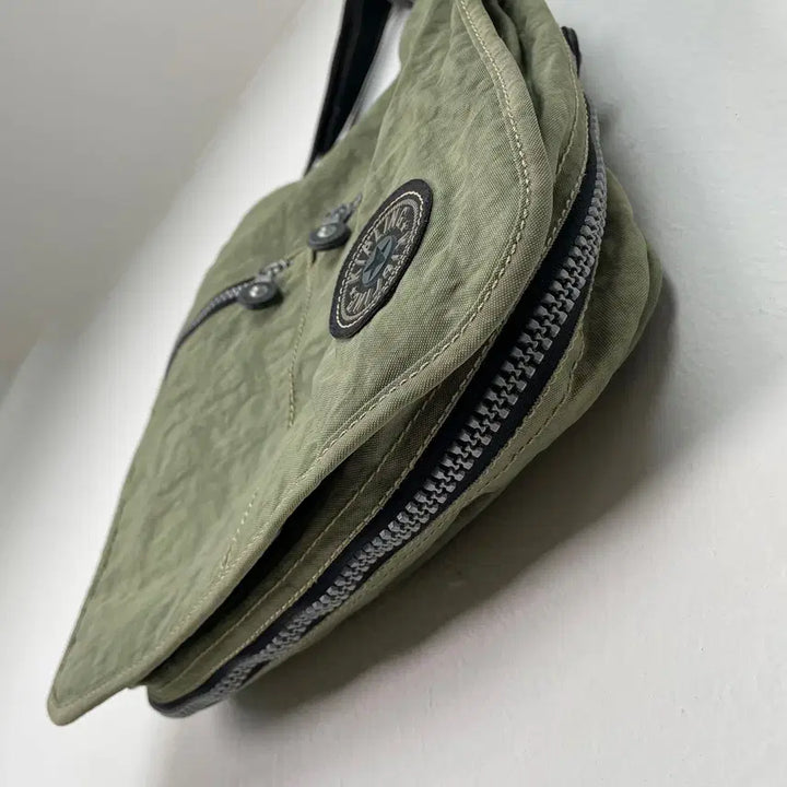 [BUNJANG] Kipling Khaki Two-Pocket Nylon Flap Crossbody Bag / 키플링 Kipling 카키 투포켓 나일론 플랩 크로스백