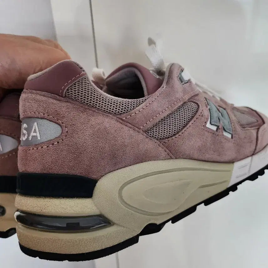 [BUNJANG] New Balance Kith M990 V2 Pink Sneakers / 뉴발란스 X kith m990 v2 핑크  280사이즈