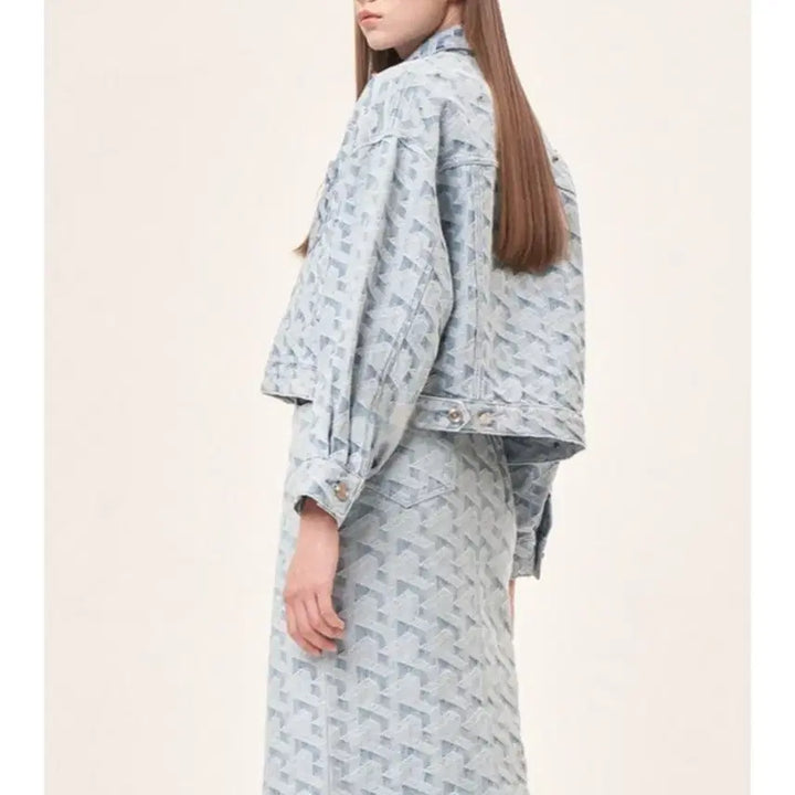 [BUNJANG] TIME Emblem Jacquard Jacket / 2022.타임)한채영 착용 엠블럼 자가드 자켓
