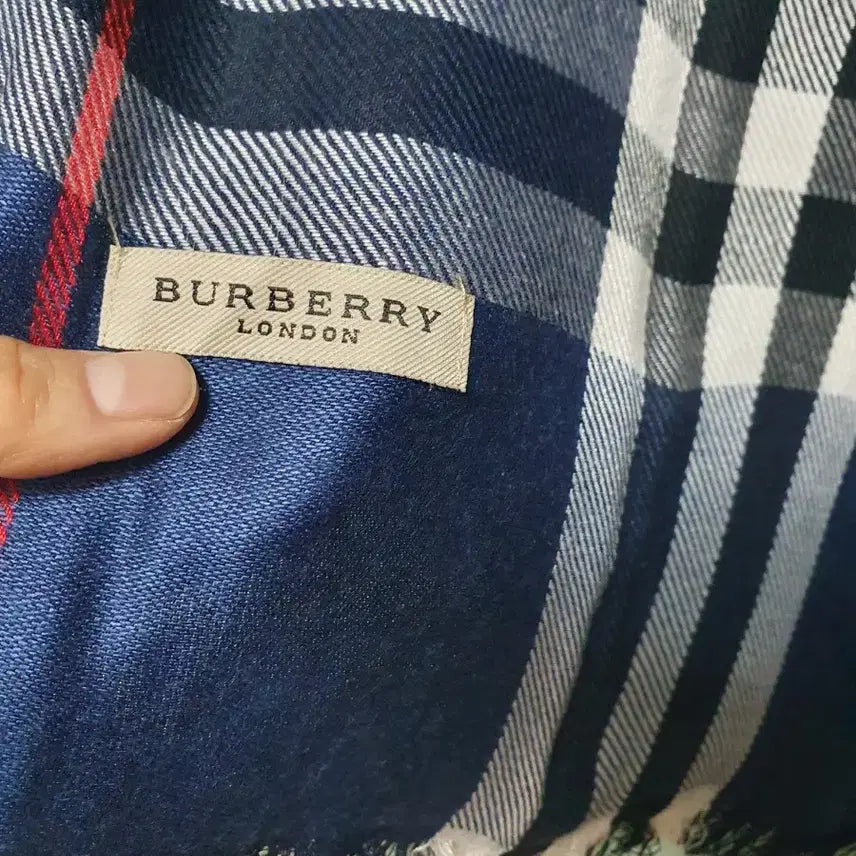 [BUNJANG] Burberry Checkered Silk Blend Scarf / 버버리 체크 머플러 스카프