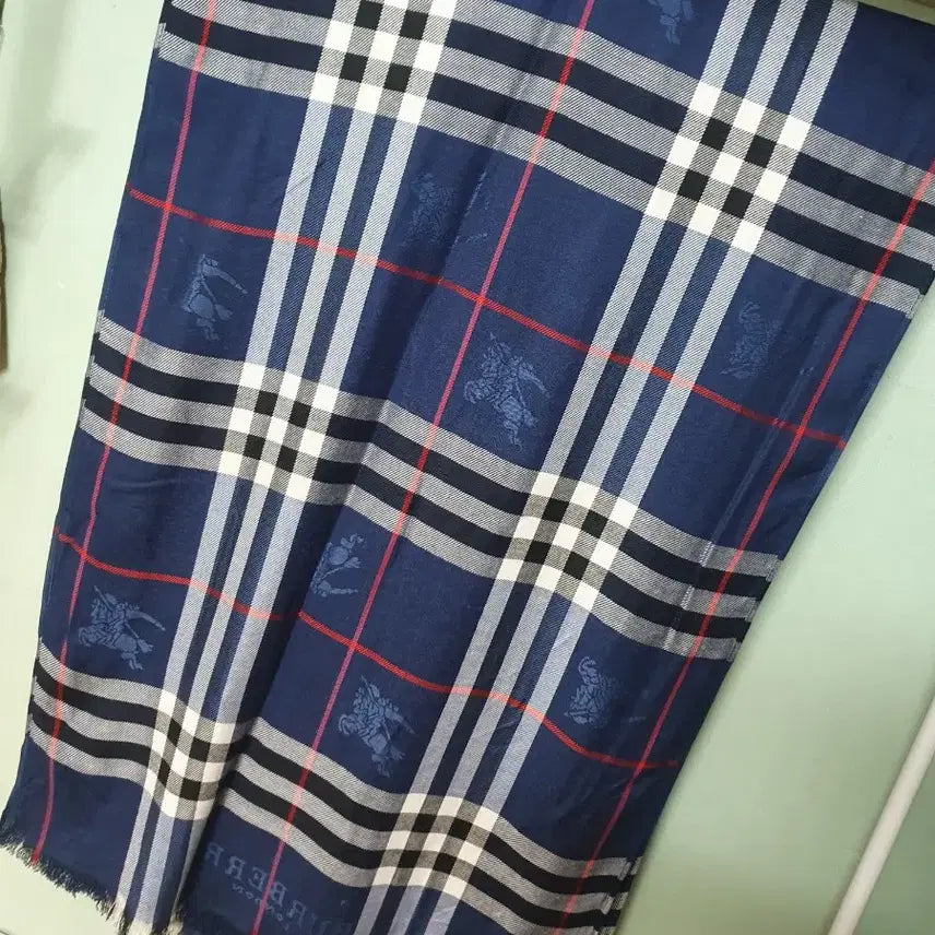 [BUNJANG] Burberry Checkered Silk Blend Scarf / 버버리 체크 머플러 스카프