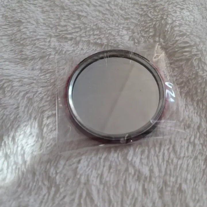 [BUNJANG] Thornapple Mirror Button / 쏜애플 석류의맛 거울버튼