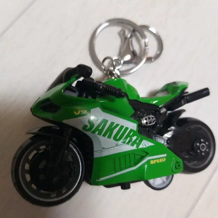 [BUNJANG] SAKURA Motorcycle Keyring Green / SAKURA 바이크 오토바이 키링 그린