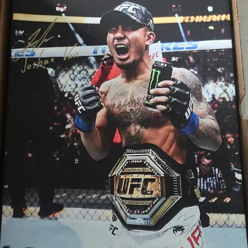 [BUNJANG] UFC Champion Joshua Flyweight Signed Canvas / UFC 조슈아 반 플라이급 챔피언 사인 캔버스