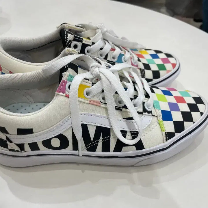 [BUNJANG] Vans MOMA Collaboration Sneakers / MOMA반스 스니커즈