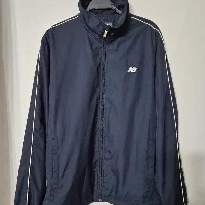[BUNJANG] New Balance Navy Running Windbreaker Jacket / 뉴발란스 네이비 바람막이 러닝 점퍼