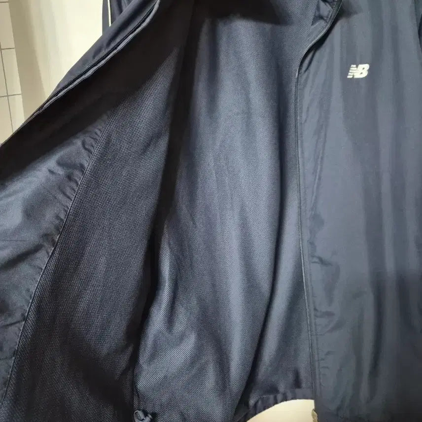 [BUNJANG] New Balance Navy Running Windbreaker Jacket / 뉴발란스 네이비 바람막이 러닝 점퍼