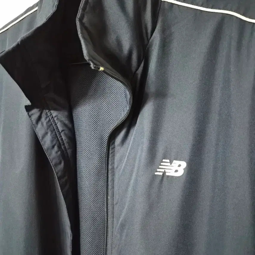 [BUNJANG] New Balance Navy Running Windbreaker Jacket / 뉴발란스 네이비 바람막이 러닝 점퍼