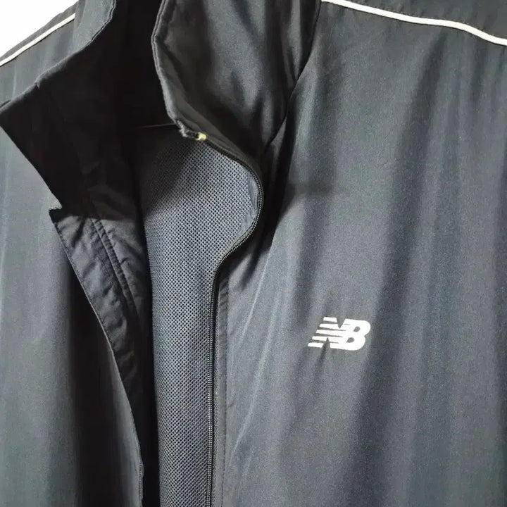 [BUNJANG] New Balance Navy Running Windbreaker Jacket / 뉴발란스 네이비 바람막이 러닝 점퍼