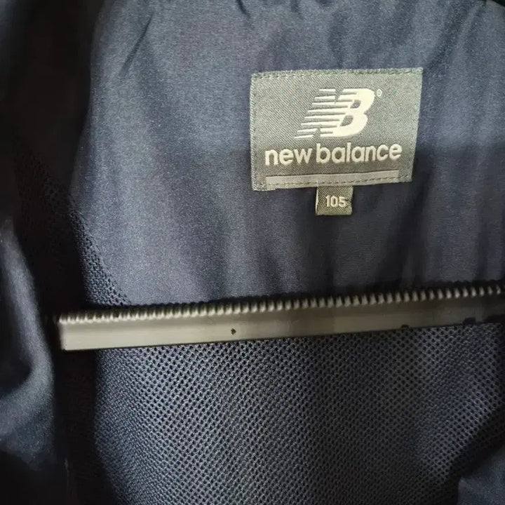 [BUNJANG] New Balance Navy Running Windbreaker Jacket / 뉴발란스 네이비 바람막이 러닝 점퍼