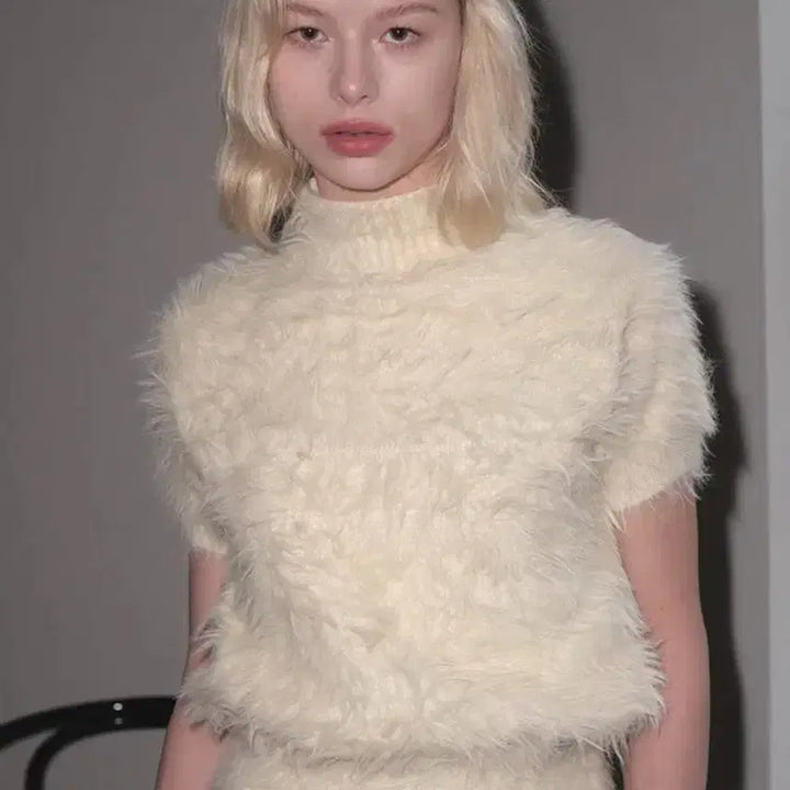 [BUNJANG] Hairy High Neck Knit Sweater / HAIRY HIGH NECK KNIT (LIGHT YELLOW)