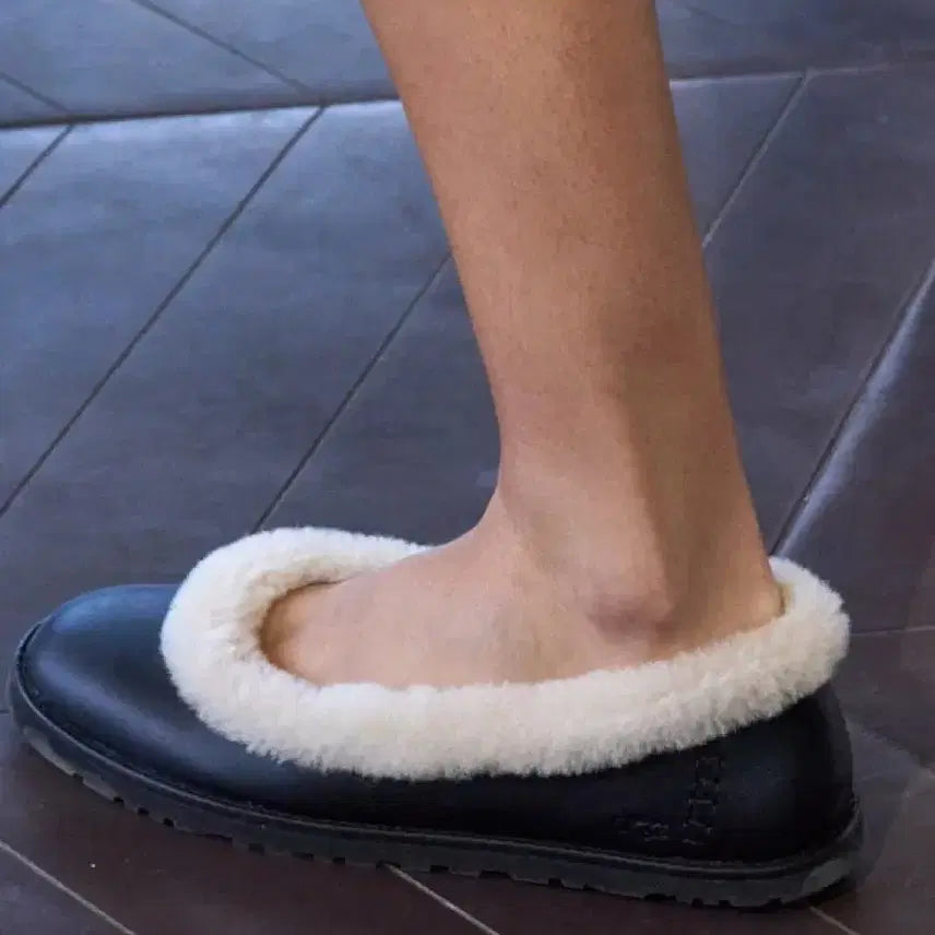 [BUNJANG] UGG Jora Leather Black Boots / UGG 조라 레더블랙 235