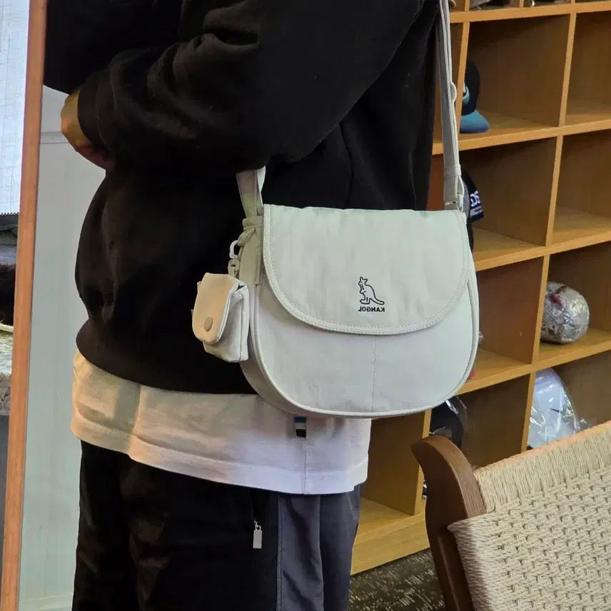 [BUNJANG] Kangol Essential RC Flap Crossbody Bag / 캉골 에센셜 RC 플랩 크로스백