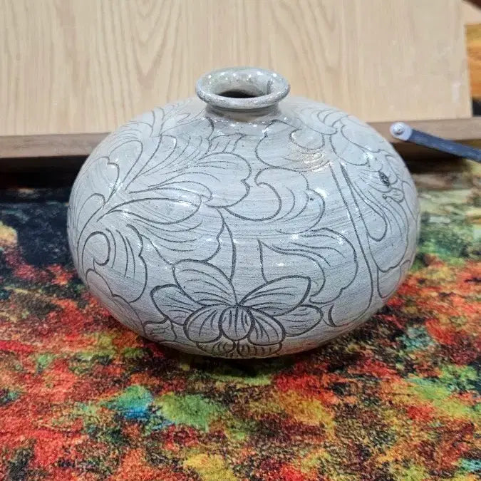 [BUNJANG] Joseon Dynasty Buncheong Ware Lotus Design Angyeong Bottle / 골동품조선분청사기연화문앵병