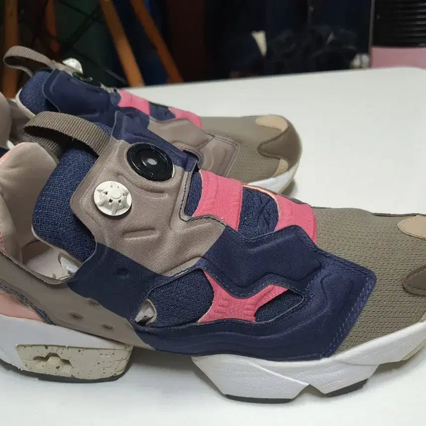 [SOLD OUT] 리복 펌프 퓨리 사쿠라 275