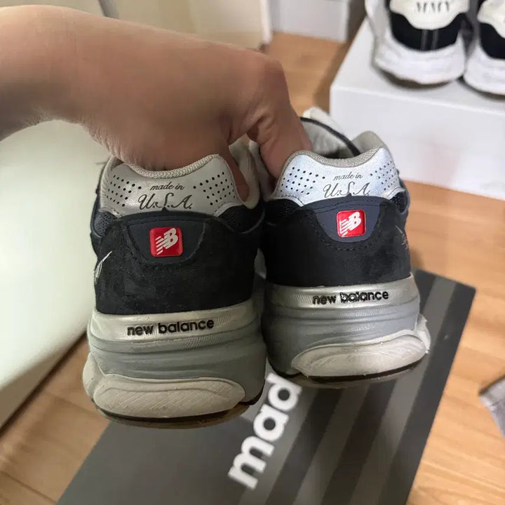 [SOLD OUT] 뉴발란스 990v3 네이비 275