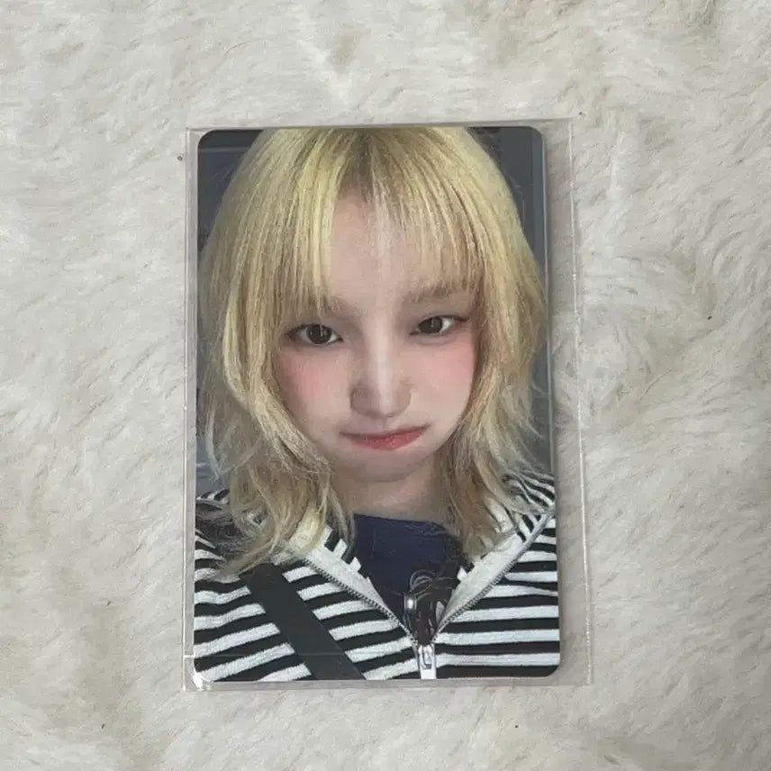 [BUNJANG] (G)I-DLE  Woogi POB Photocard / 아이들 우기 큐브 카페 특전 포카