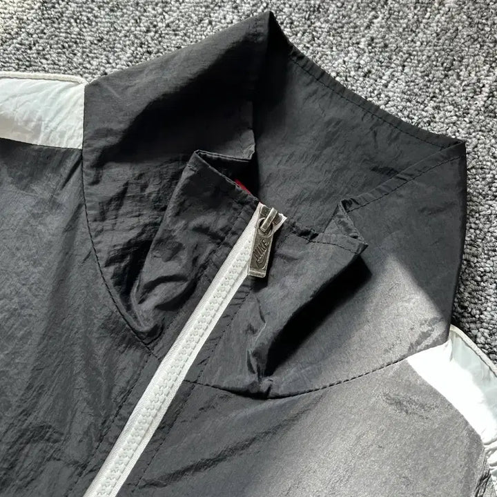 [SOLD OUT] 나이키 스우시 범고래 바람막이 자켓