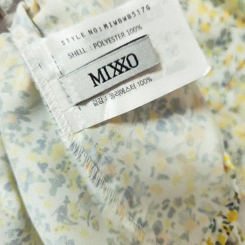 [SOLD OUT] (새상품)MIXXO 플라워 셔링 블라우스 페플럼 반팔