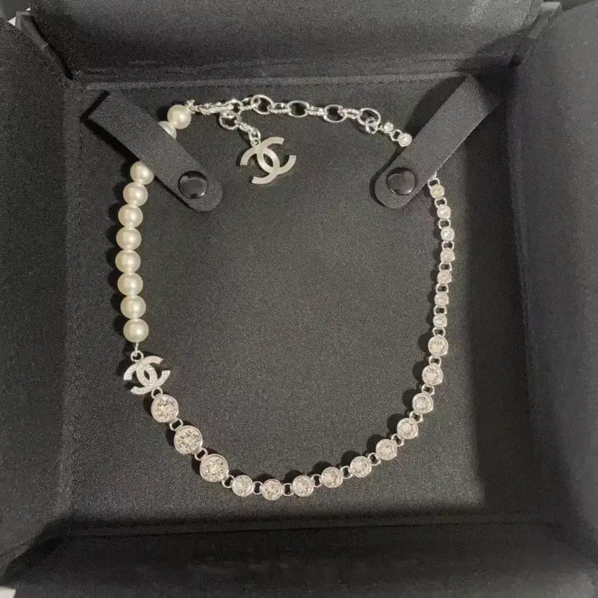 [BUNJANG] Chanel Pearl and Cubic Zirconia Necklace / 샤넬 진주/큐빅 목걸이