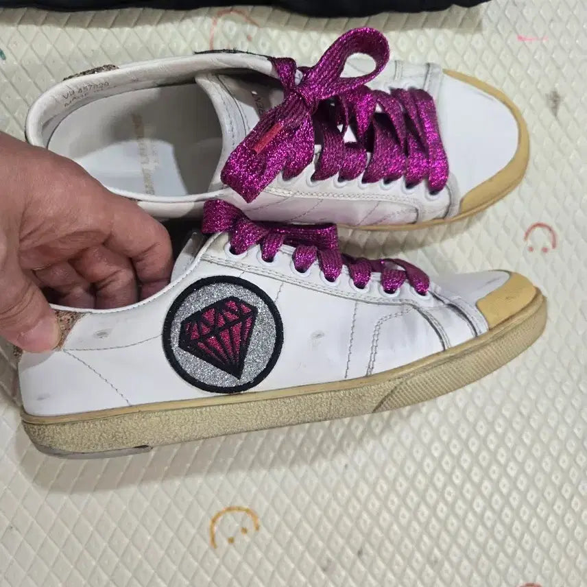 [BUNJANG] Saint Laurent Diamond Patch Sneakers White 36 / 생로랑 다이아몬드 패치 스니커즈 화이트 36 (230-235)