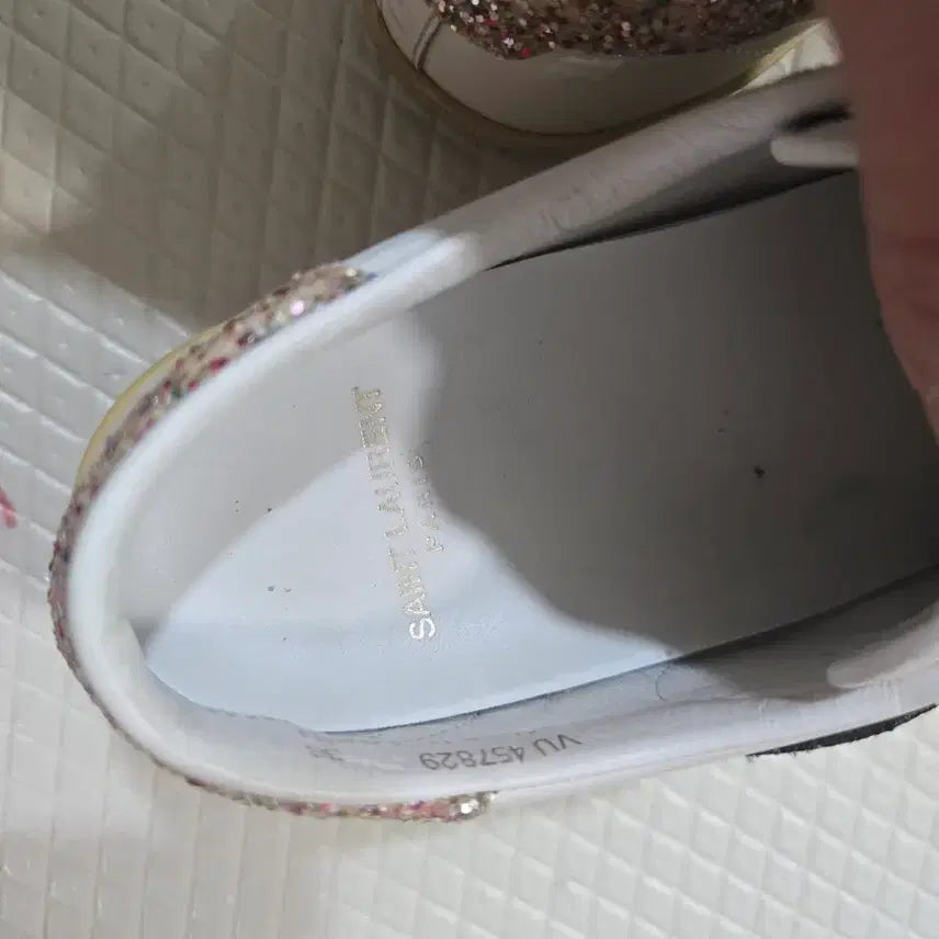 [BUNJANG] Saint Laurent Diamond Patch Sneakers White 36 / 생로랑 다이아몬드 패치 스니커즈 화이트 36 (230-235)
