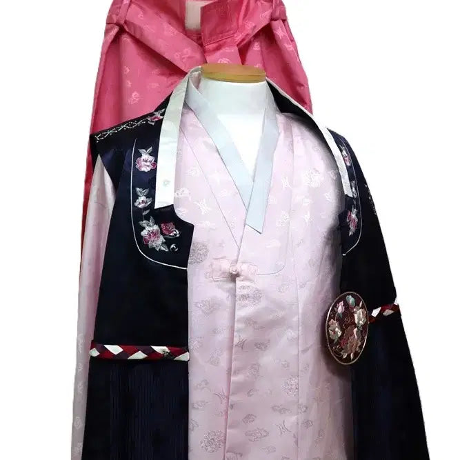 [BUNJANG] Unbranded Silk Hanbok Three-Piece Set (Male) / k602 공단(비단)한복 쓰리셋트 /남110 /키175-180/사놀까