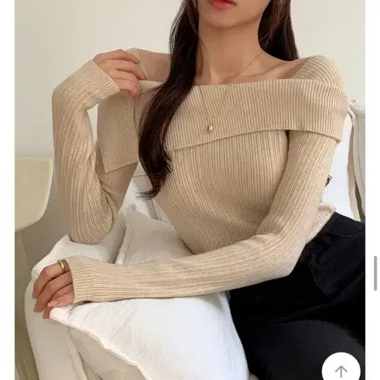 [BUNJANG] Attrangs Slim Ribbed Asymmetrical Knit Beige Sweater / 아뜨랑스 슬림 골지 언발 니트 베이지 새상품