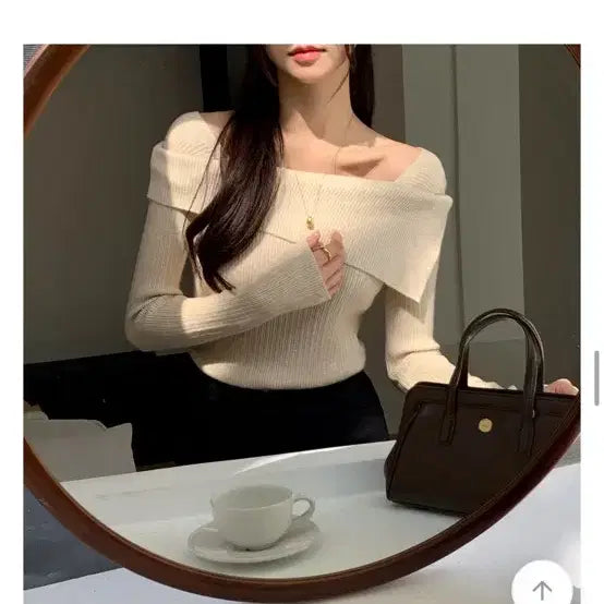 [BUNJANG] Attrangs Slim Ribbed Asymmetrical Knit Beige Sweater / 아뜨랑스 슬림 골지 언발 니트 베이지 새상품