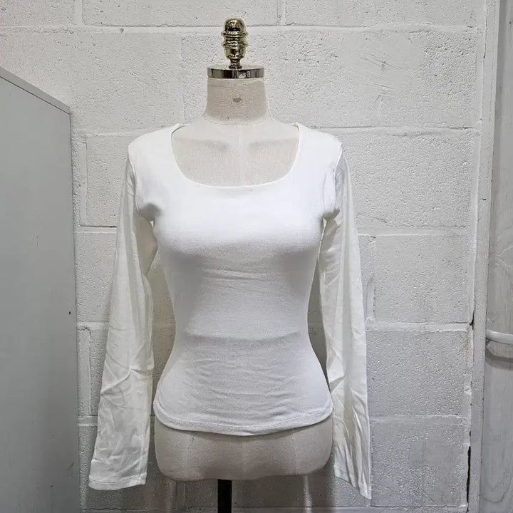 [BUNJANG] Basic U-neck Long Sleeve Shirt - White / 허리라인 유넥 이중안감 무지 긴팔- 화이트