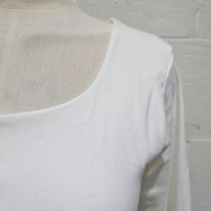 [BUNJANG] Basic U-neck Long Sleeve Shirt - White / 허리라인 유넥 이중안감 무지 긴팔- 화이트