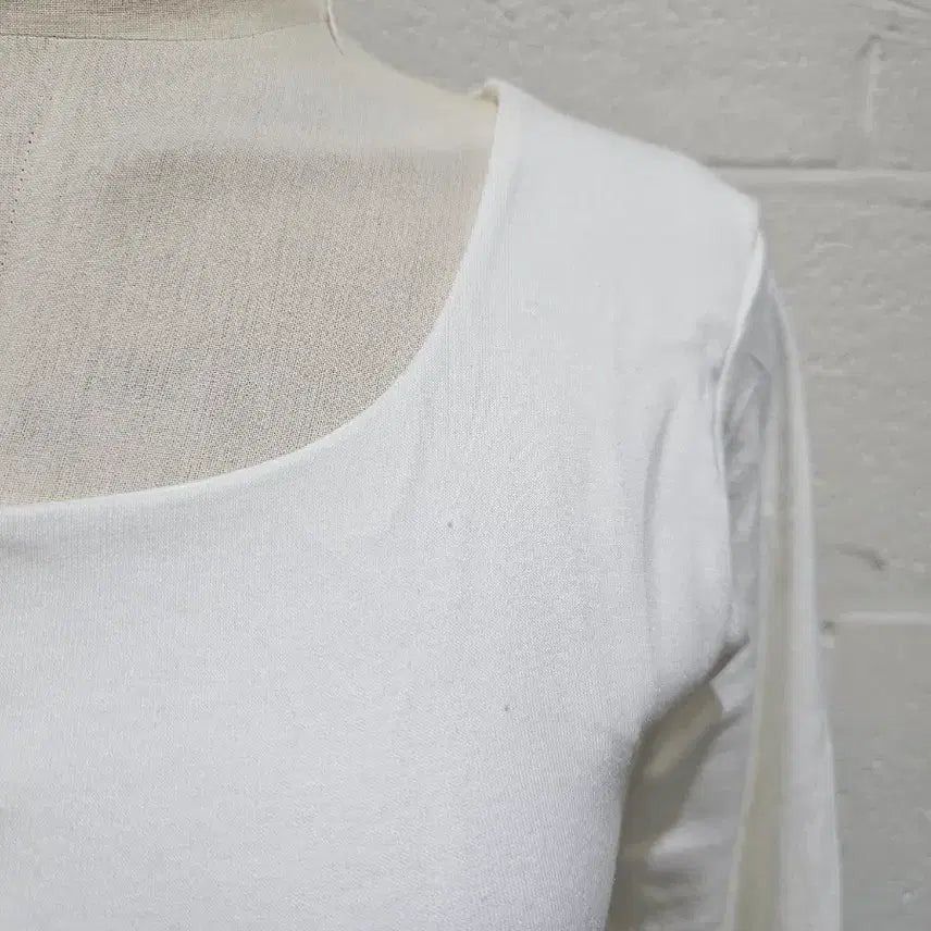 [BUNJANG] Basic U-neck Long Sleeve Shirt - White / 허리라인 유넥 이중안감 무지 긴팔- 화이트