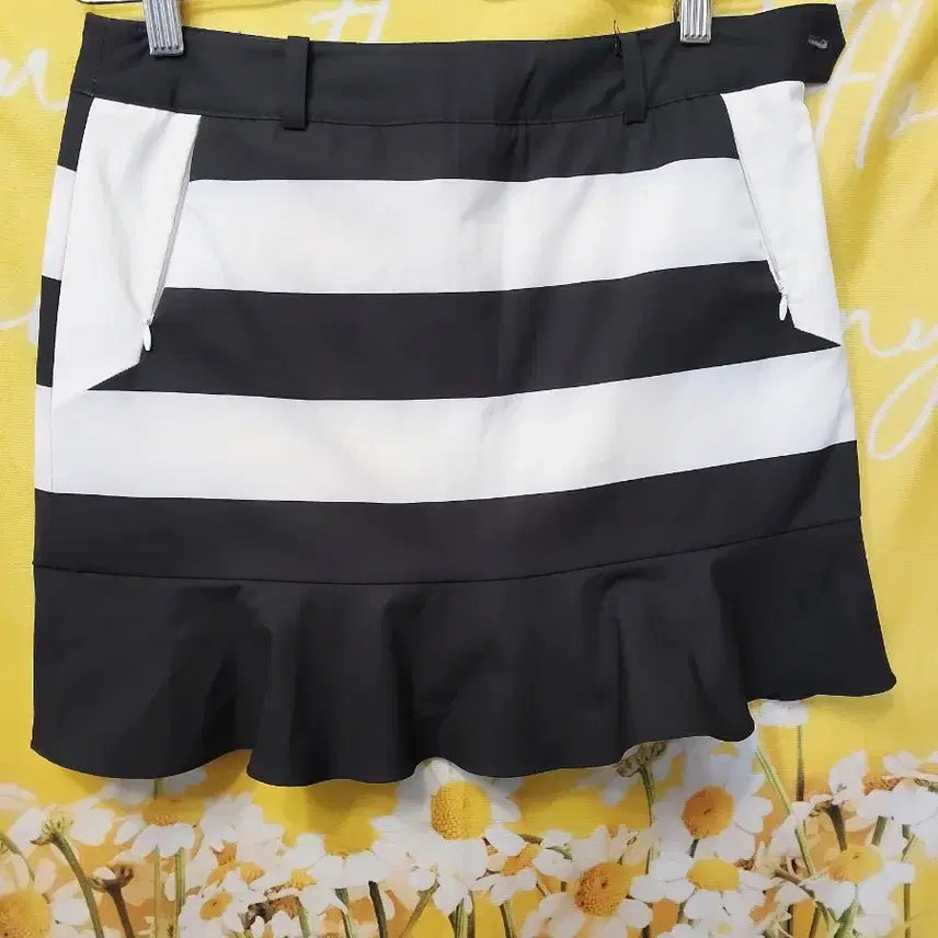 [BUNJANG] Disney Minnie Mouse Frill Skirt Size 67(26) / 디즈니 미니마우스 프릴 스커트 67(26)