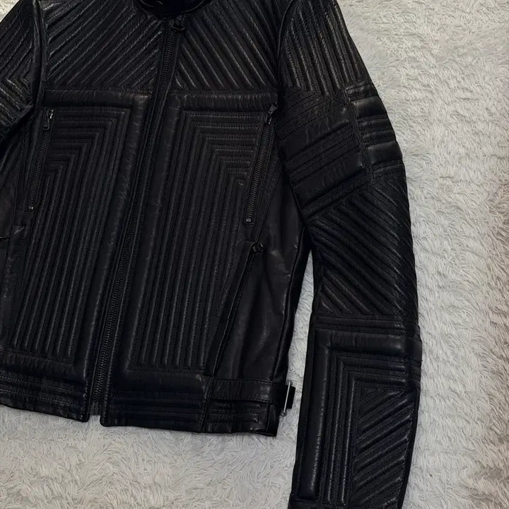 [BUNJANG] WOOYOUNGMI Geometric Quilted Lambskin Leather Jacket / WOOYOUNGMI 솔리드옴므 기하학 입체 퀼팅 램스킨 레더 자켓