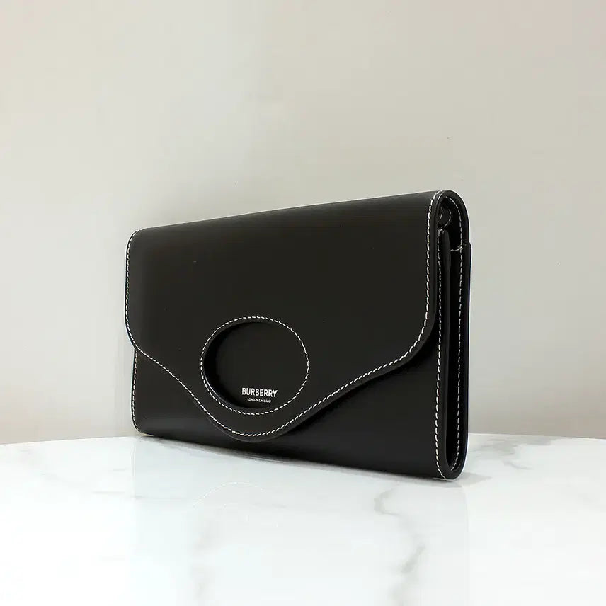 [SOLD OUT] [명품다올동래] 버버리 호스페리 포켓 WOC 미니 체인 크로스백