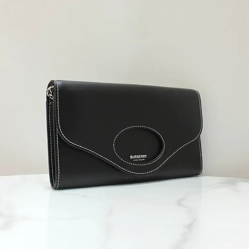 [SOLD OUT] [명품다올동래] 버버리 호스페리 포켓 WOC 미니 체인 크로스백