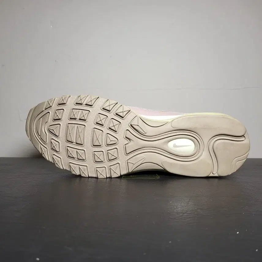 [SOLD OUT] 나이키 운동화 300m