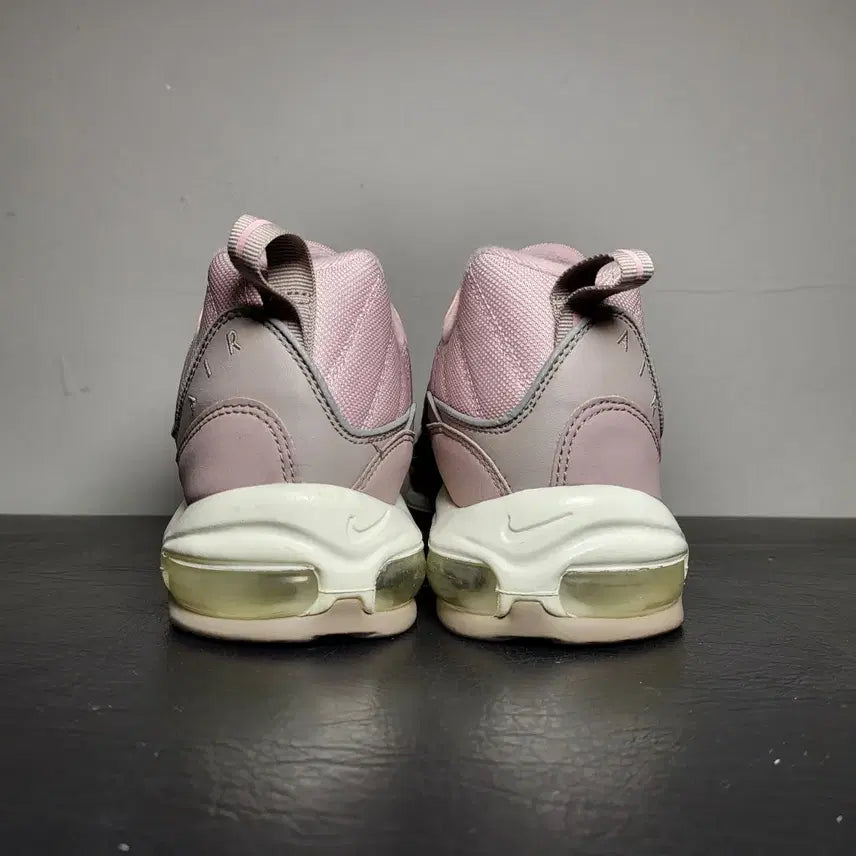 [SOLD OUT] 나이키 운동화 300m